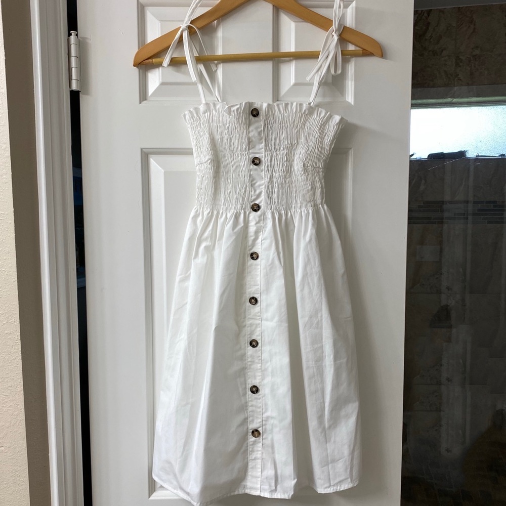 White smocked summer dress, size small NWT